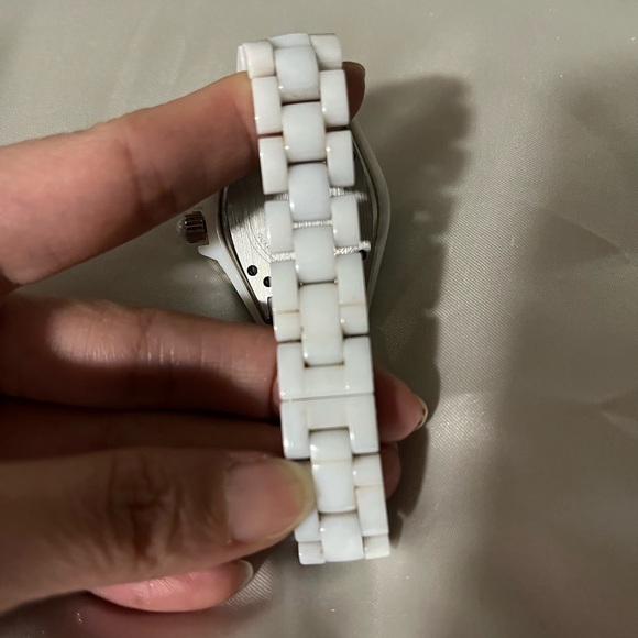 CHANEL “J12” Style White Ceramic Watch - Picture 5 of 6
